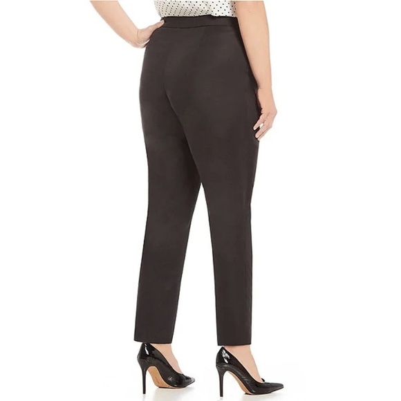 NWT Vince Camuto Essentials Ankle Trouser Pants in Black Sz. 24W - Picture 2 of 2